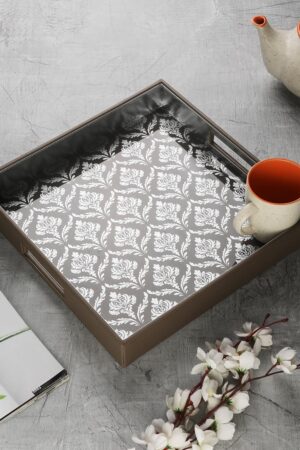 Coonoor Beige Glass Printed Square Tray