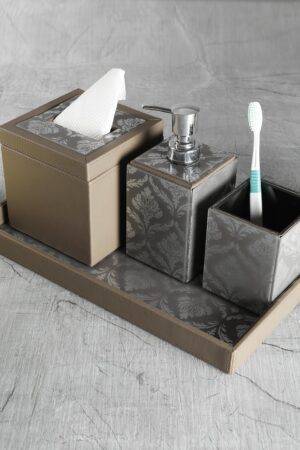 Coonoor Bathroom Set