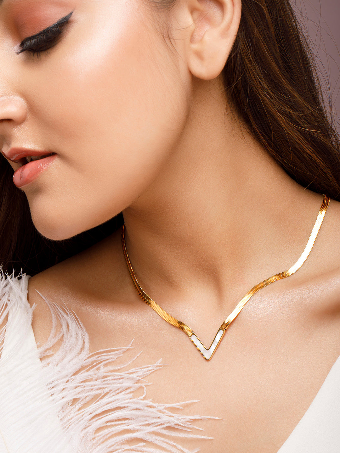 Black Pearll Voguish 18K Gold Plated Stainless Steel Waterproof Snake Chain With V Shaped Shell Pendant.