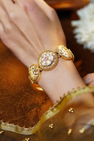 Gold Kundan Medallion Festive Bracelet