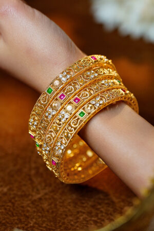 Regal Detailing Gold Statement Bangles