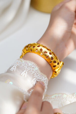 Golden Mirage Cutwork Statement Kada