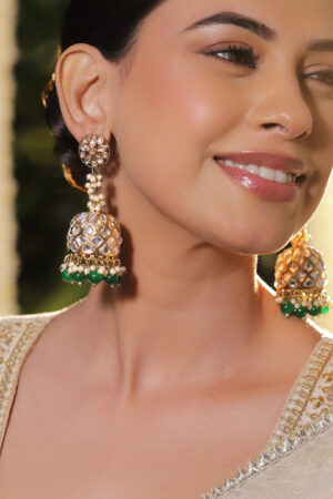 Emerald Whispers Kundan Jhumka