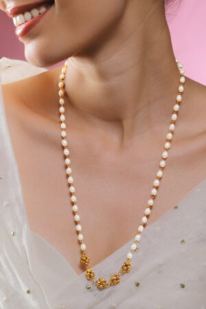 Regal Pearl & Floral Beads Necklace