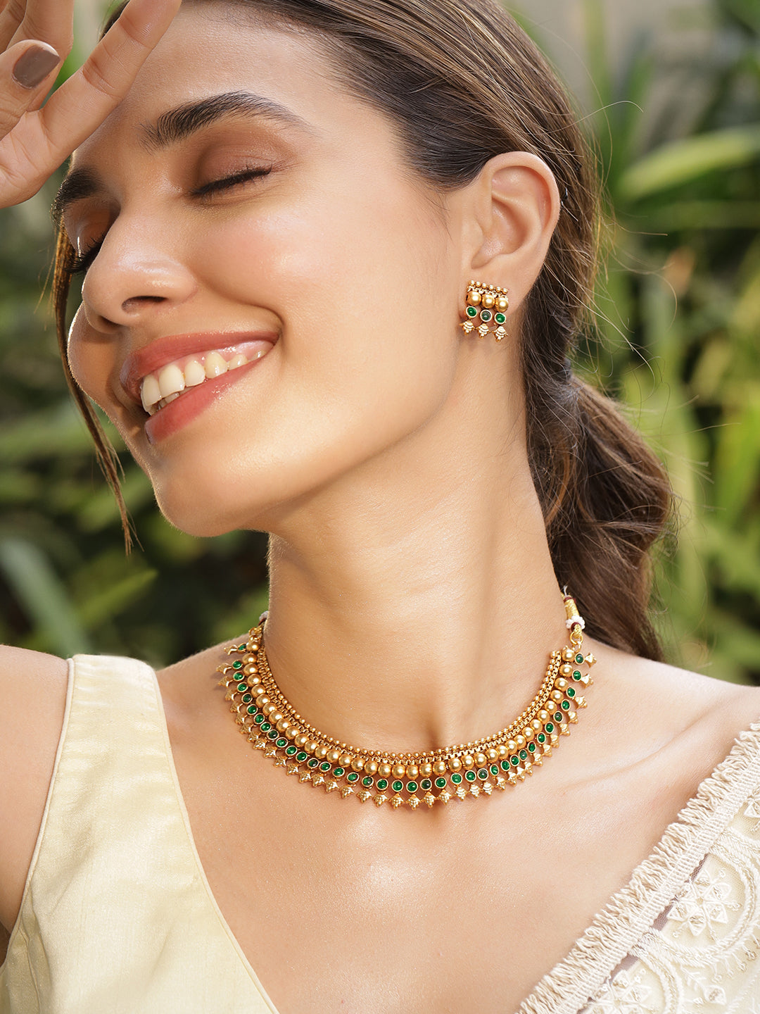 Gleaming Red Green Necklace Set