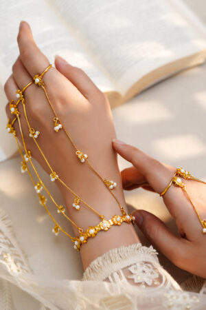 Golden Bloom Pearl Kashmiri Haathphool Bracelet