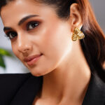 Demifine 18K Gold Plated Stainless steel Golden Crush Stud Earrings