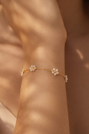 Demifine 18K Gold Plated Stainless steel Mini Pearl Floral Charm Chain Bracelet