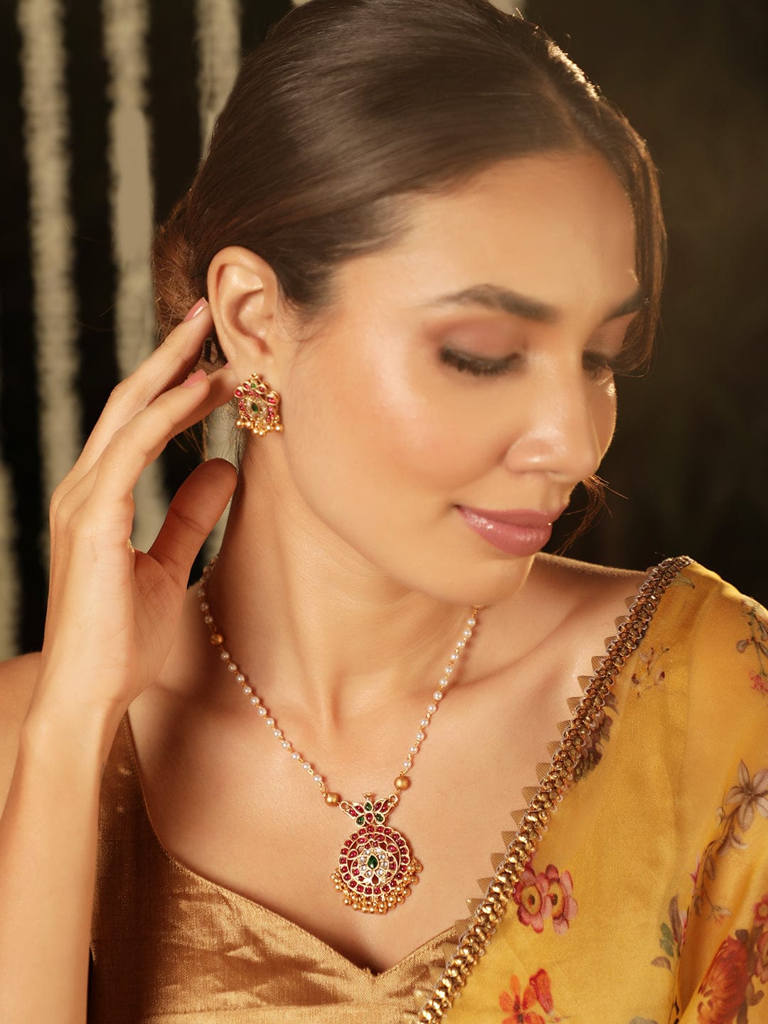 Charming Green Red Kundan Pendant Set