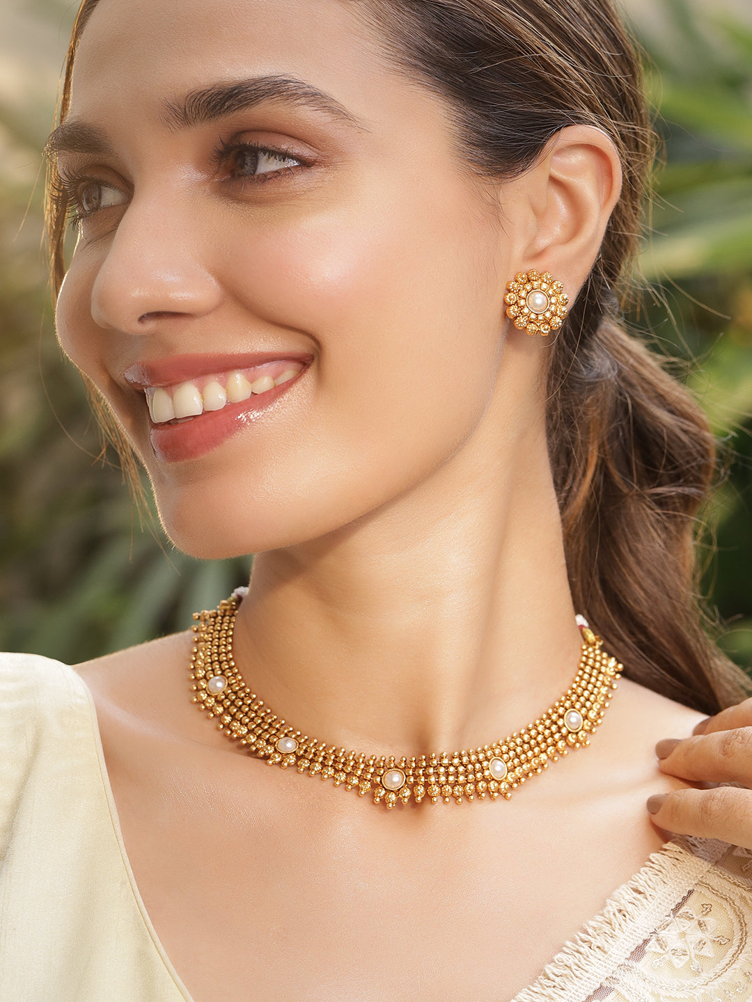 Majestic White Gold Plated Short Necklace Set