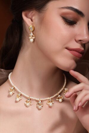 Chic Ivory Glow Pearl Necklace Set