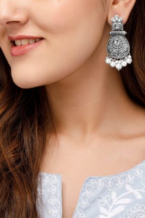 Chic White Oxidised Chandbali