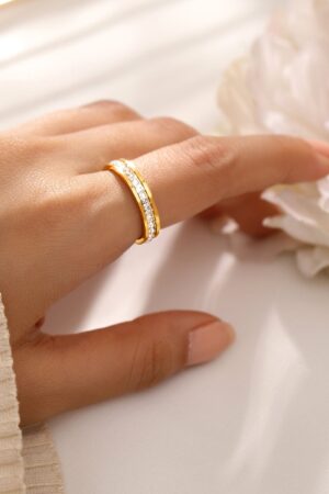 Gold-plated American Diamond Zirconia Sleek Band